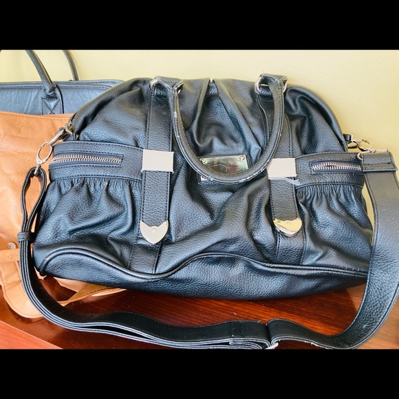 Bundle of Handbags: Danier and Topshop - Picture 2 of 15